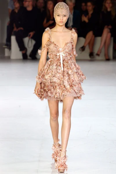 Look 14
